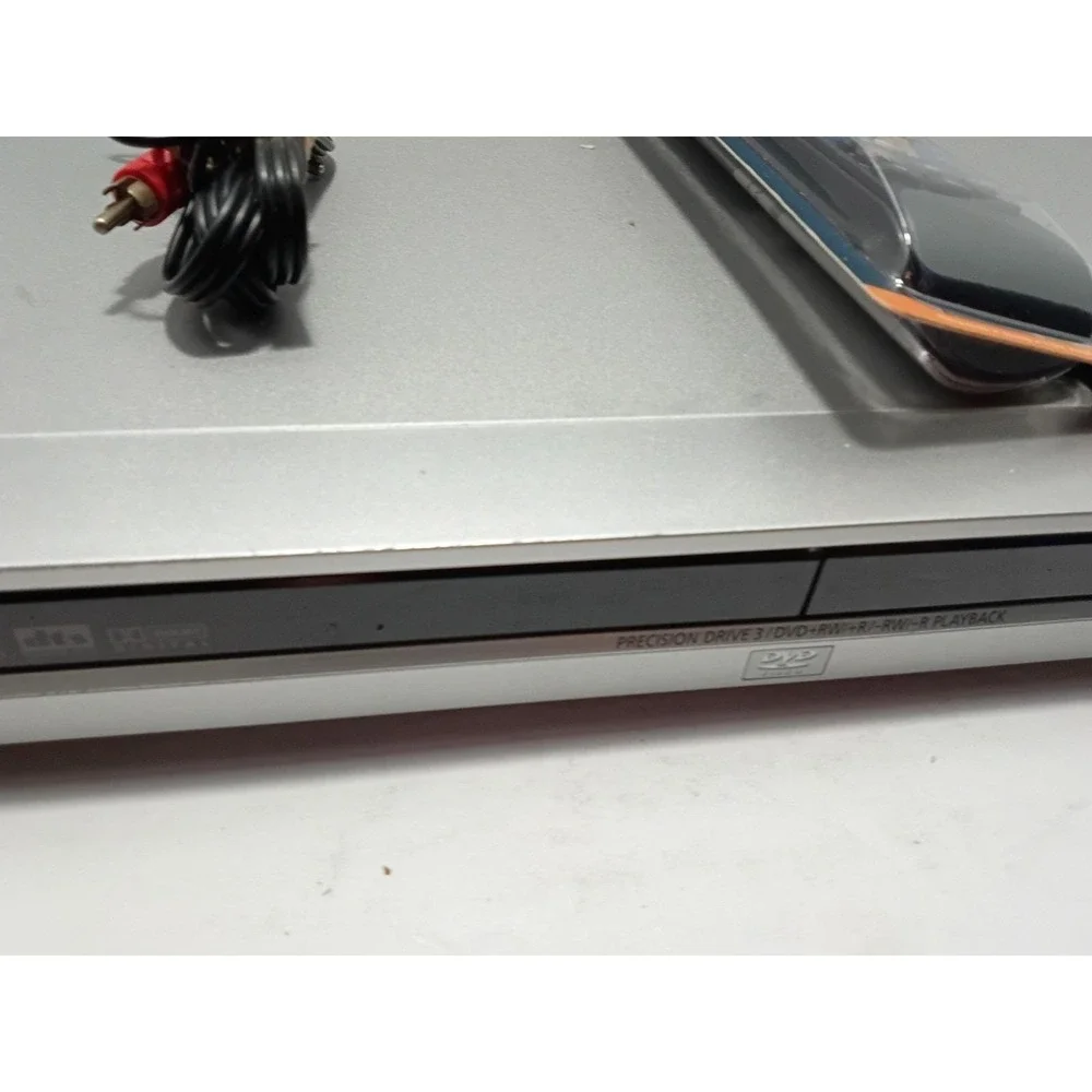 Sony DVP-ns575p DVD player comes with remote and cables works great